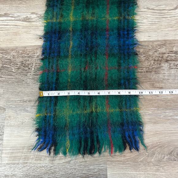 Creagaran Green Tartan Mohair Wool Fringe Scarf Made in Scotland Vintage Cozy - Picture 5 of 6